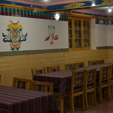 Barath Hotel & Guest House Leh Bagian luar foto