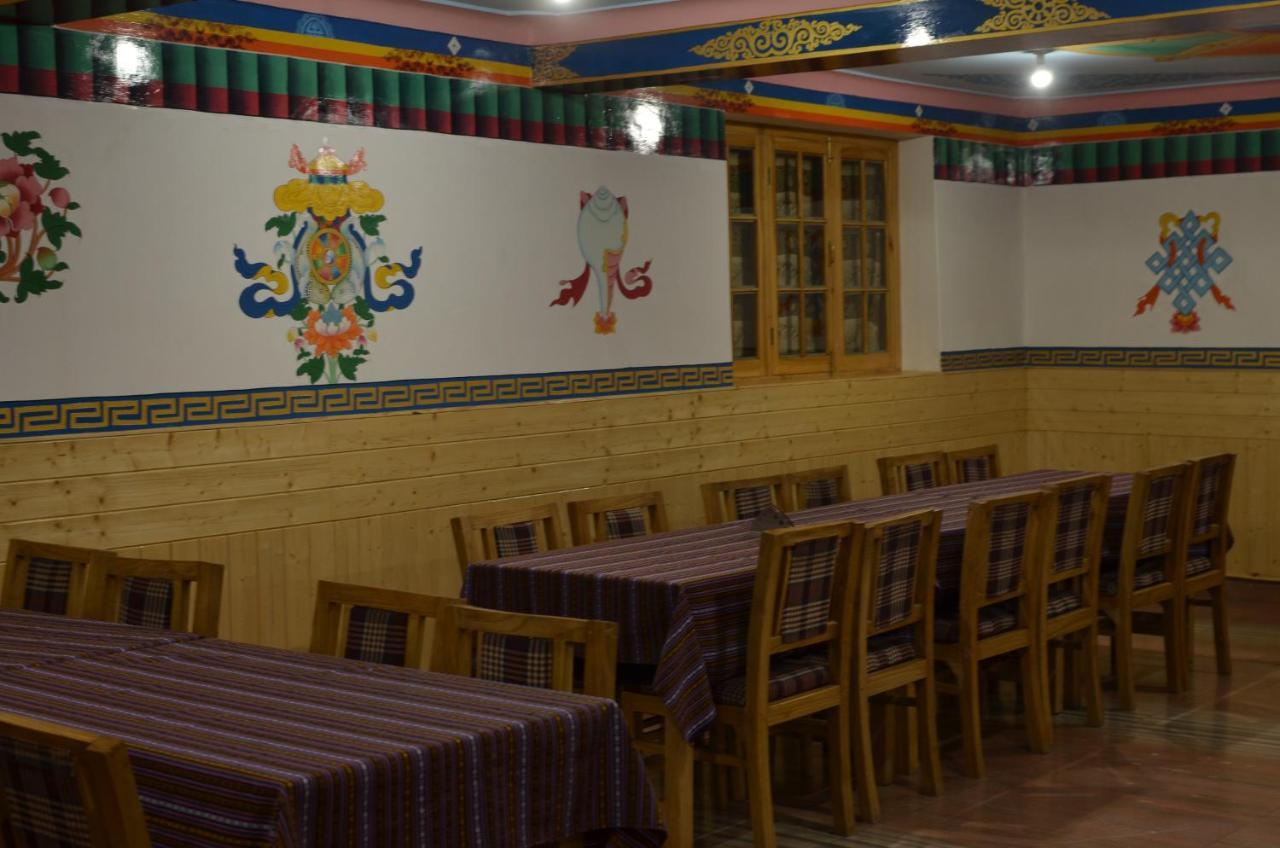 Barath Hotel & Guest House Leh Bagian luar foto
